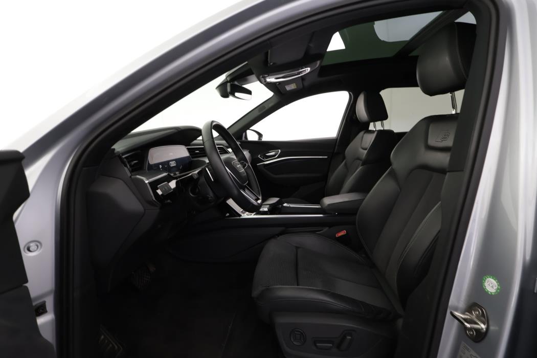 AUDI e-tron 2022
