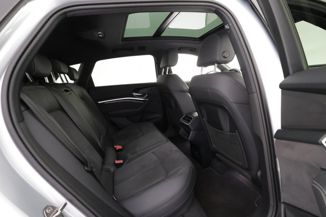 AUDI e-tron 2022