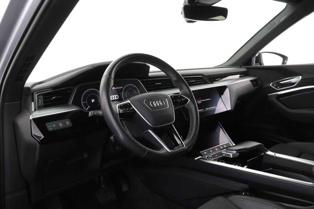 AUDI e-tron 2022