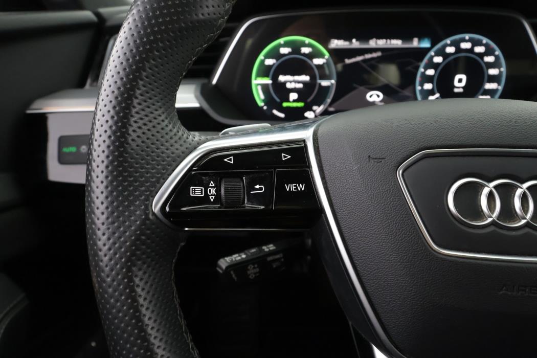 AUDI e-tron 2022