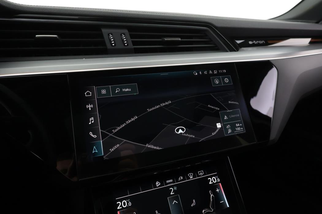 AUDI e-tron 2022