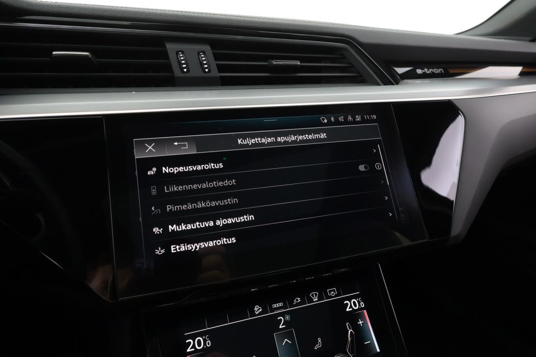 AUDI e-tron 2022