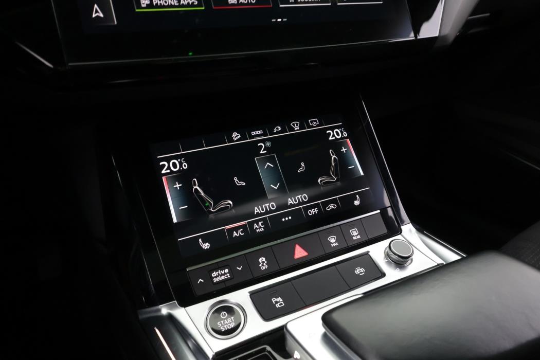 AUDI e-tron 2022