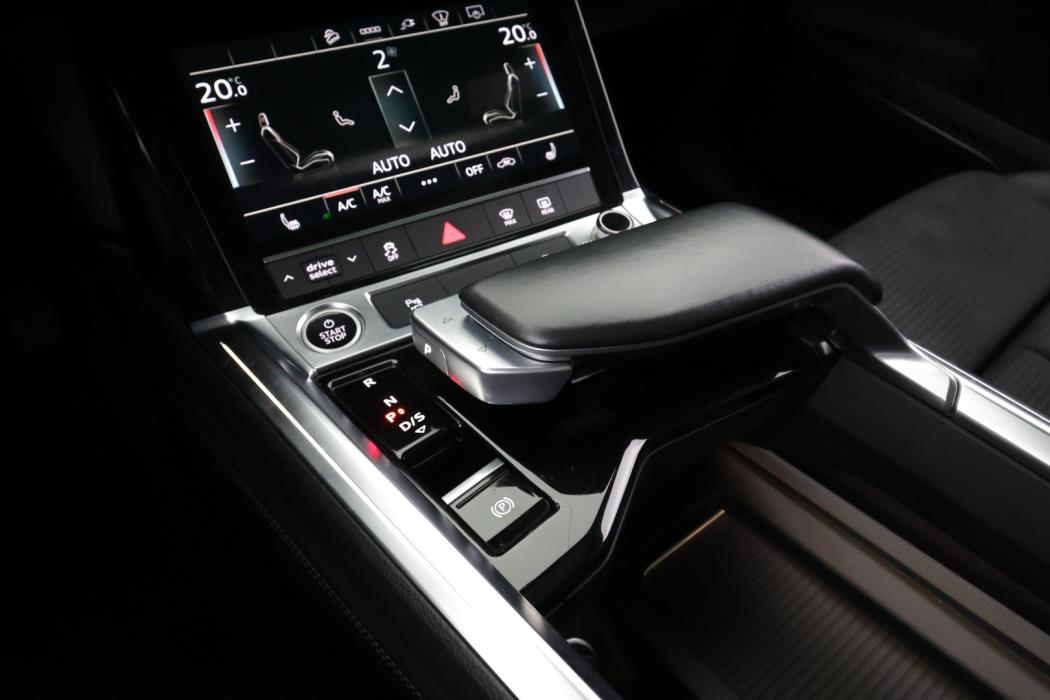 AUDI e-tron 2022