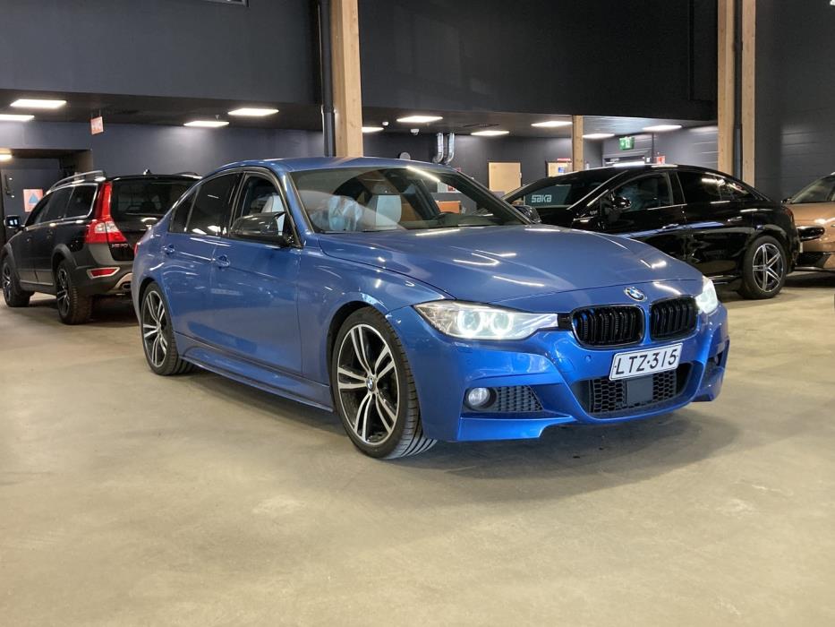 BMW 330 2013
