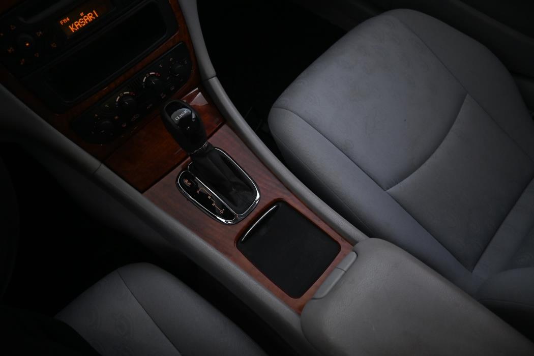 MERCEDES-BENZ C 2001
