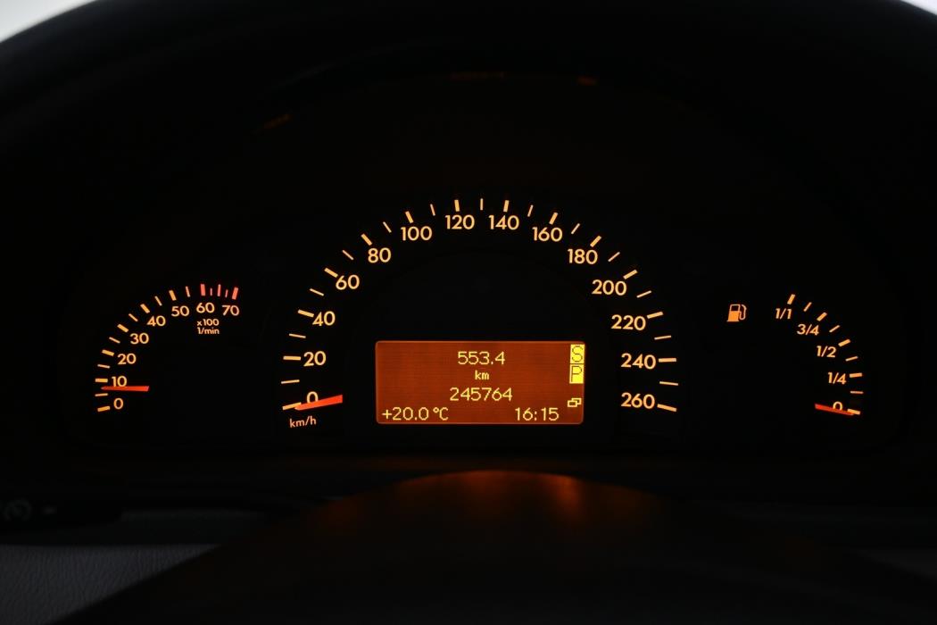 MERCEDES-BENZ C 2001