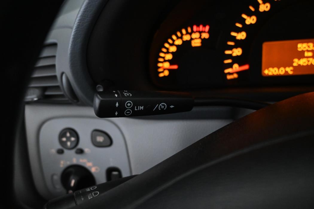 MERCEDES-BENZ C 2001