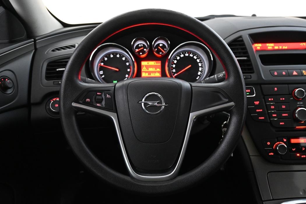 OPEL Insignia 2012