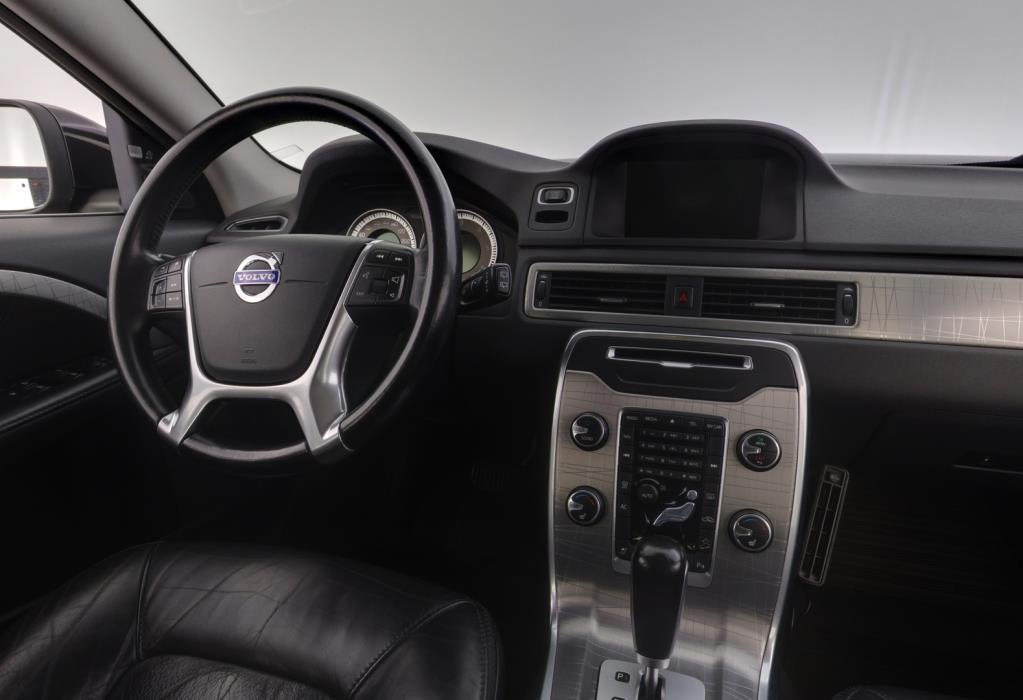 VOLVO XC70 2012