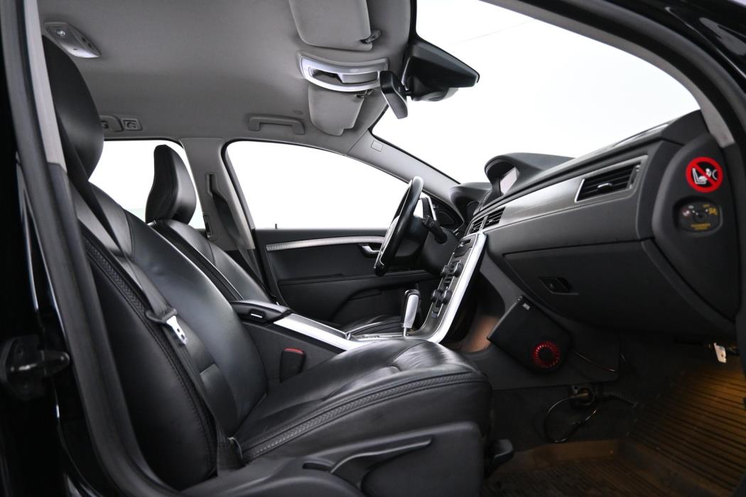 VOLVO XC70 2012