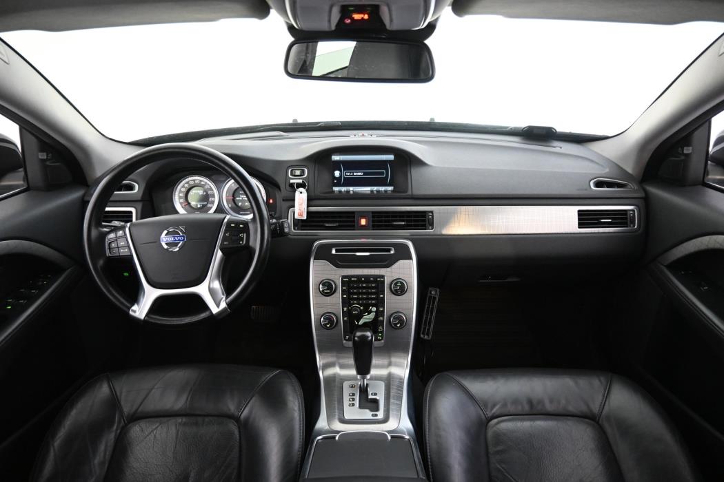 VOLVO XC70 2012