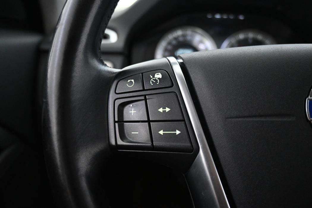 VOLVO XC70 2012