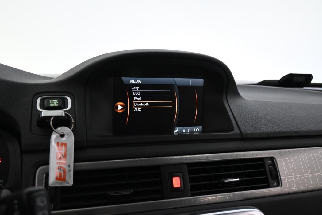 VOLVO XC70 2012