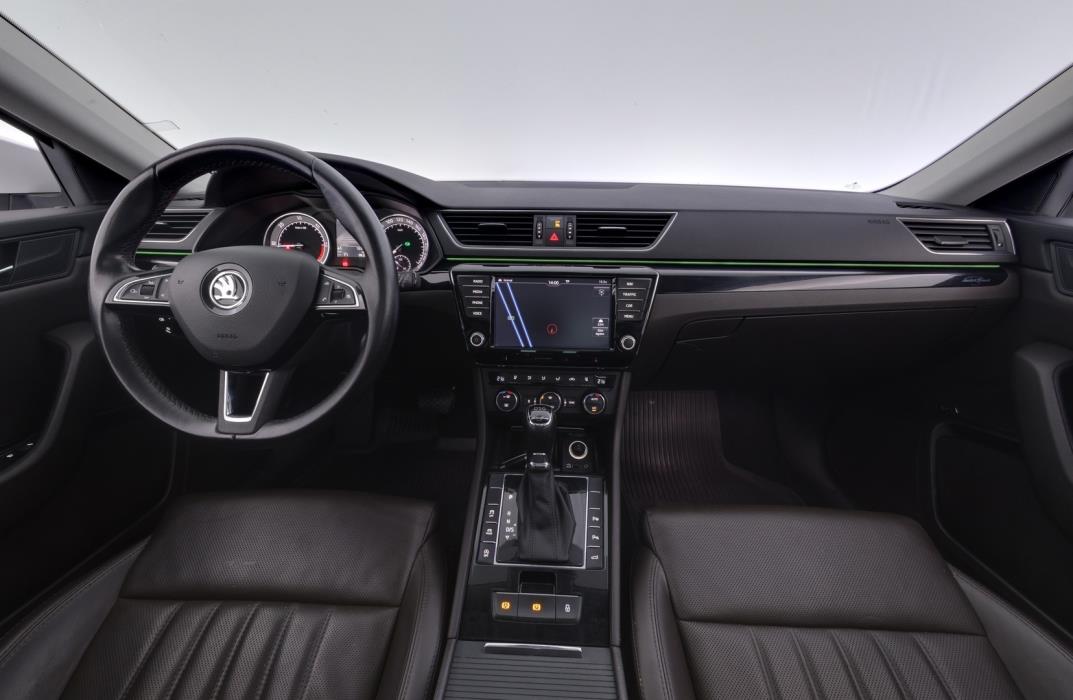 SKODA Superb 2016