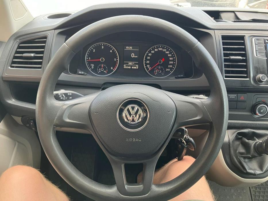 VOLKSWAGEN Transporter 2016
