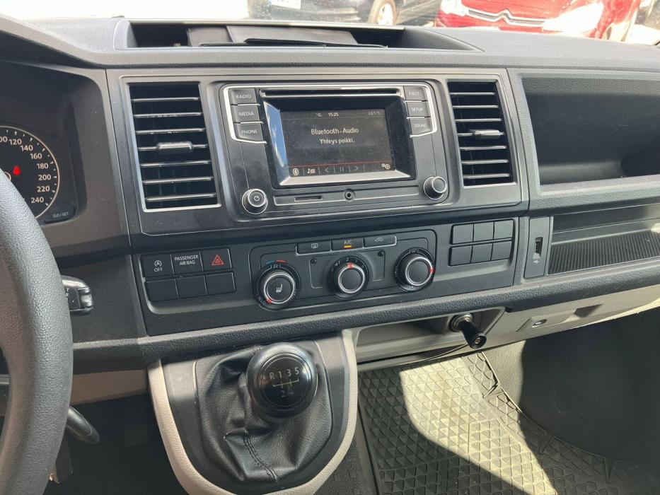 VOLKSWAGEN Transporter 2016