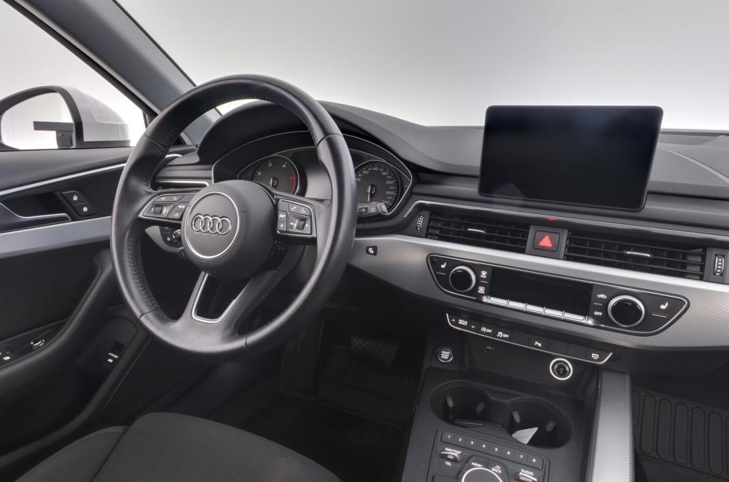 AUDI A4 2018