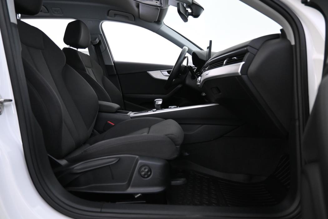 AUDI A4 2018