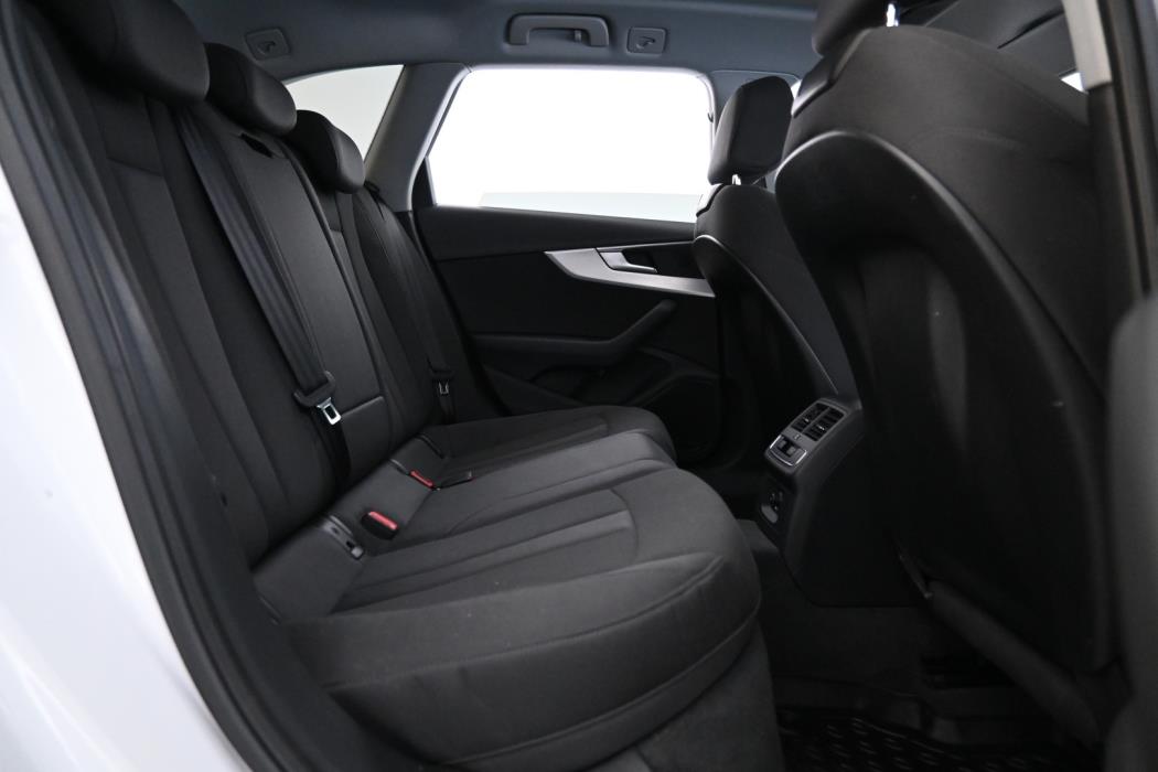AUDI A4 2018