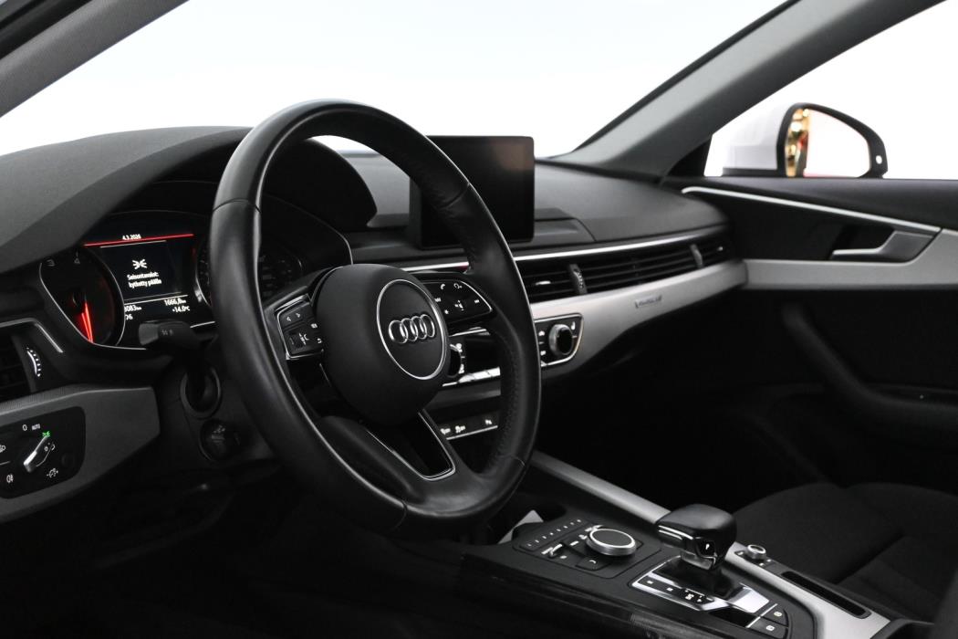 AUDI A4 2018