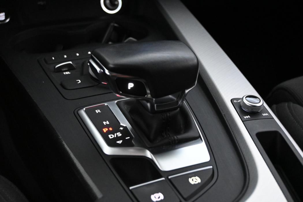 AUDI A4 2018