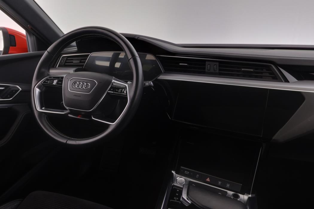 AUDI e-tron 2019