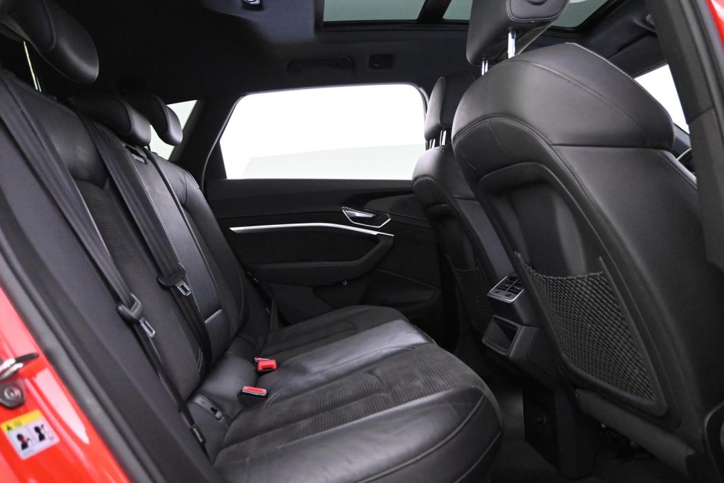 AUDI e-tron 2019