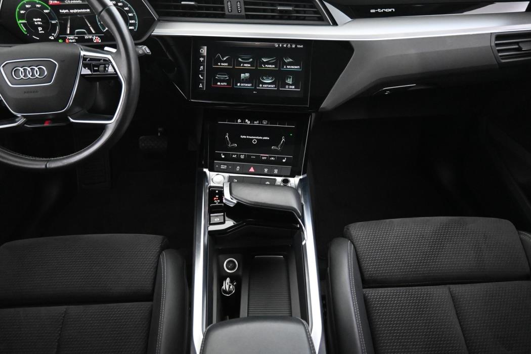 AUDI e-tron 2019