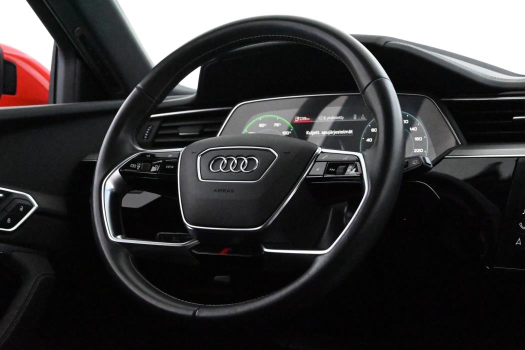AUDI e-tron 2019
