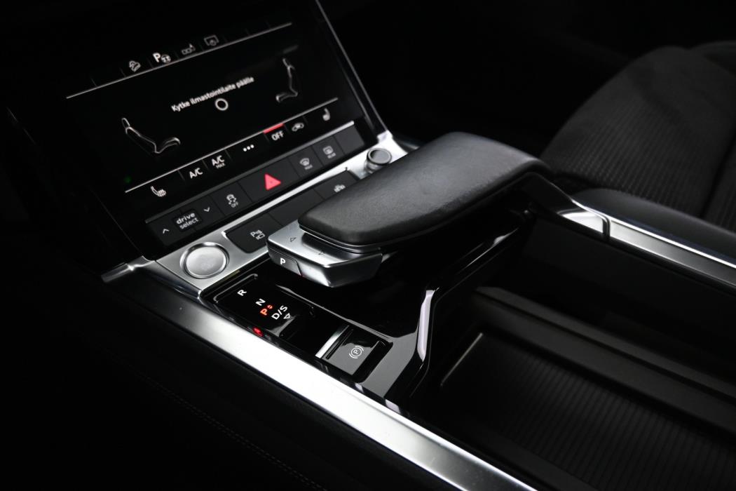 AUDI e-tron 2019