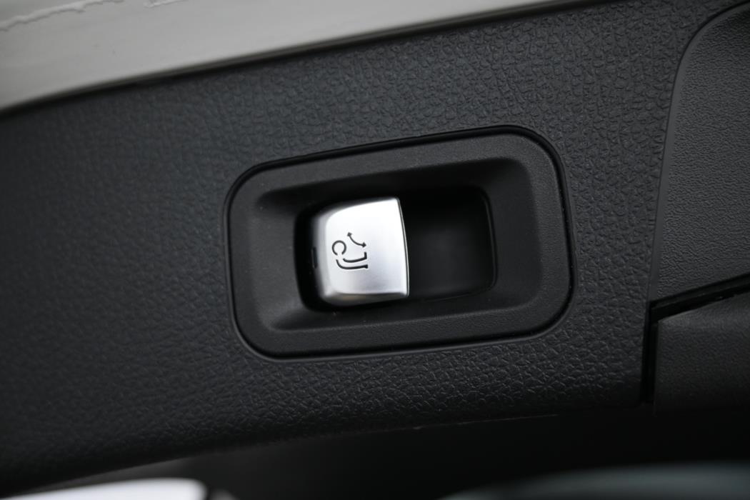 MERCEDES-BENZ C 2016