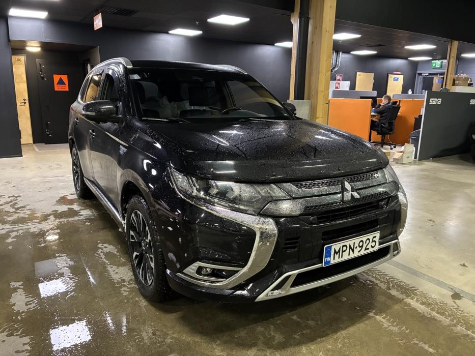 MITSUBISHI Outlander 2020