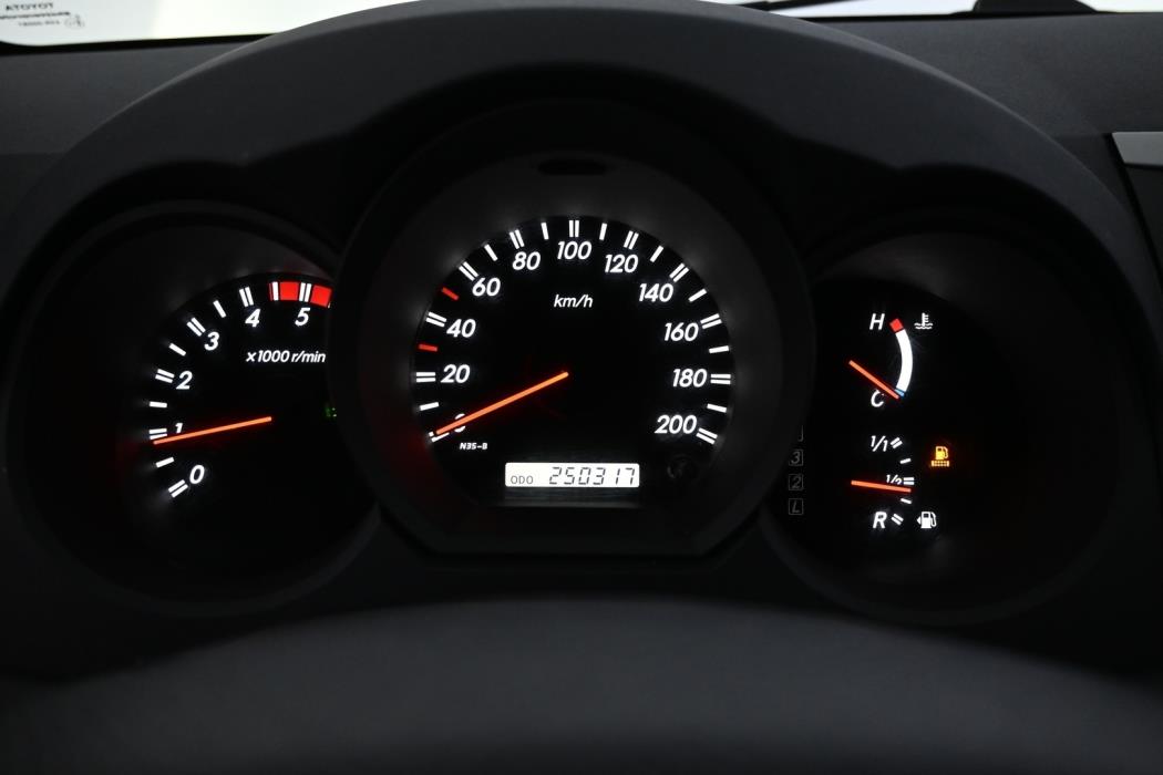 TOYOTA Hilux 2008