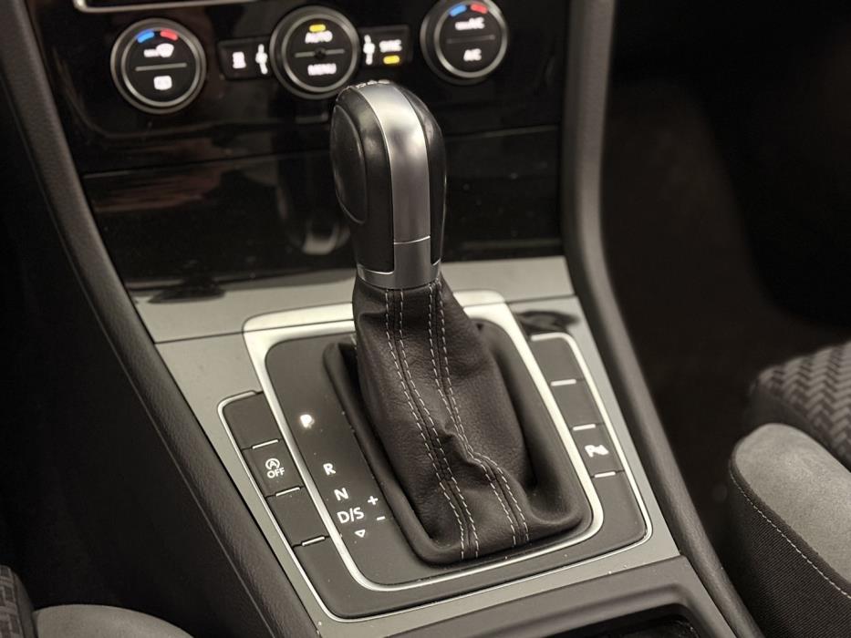 VOLKSWAGEN Golf 2019