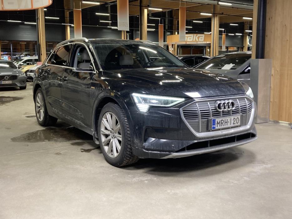 AUDI e-tron 2019