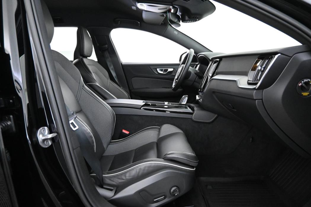 VOLVO V60 2022