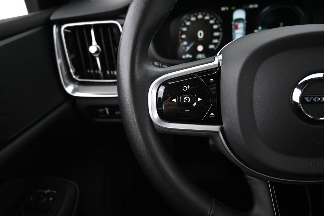 VOLVO V60 2022