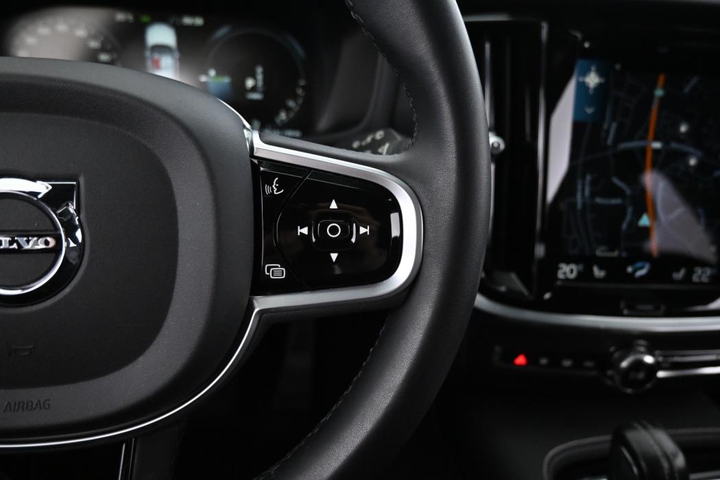 VOLVO V60 2022