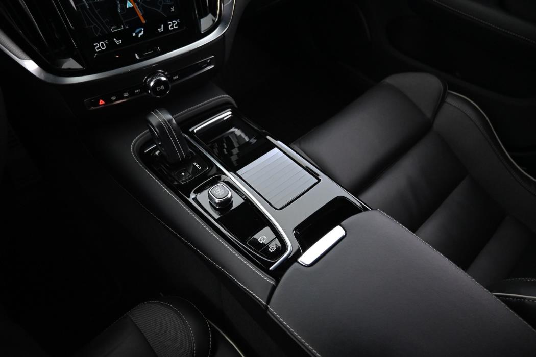 VOLVO V60 2022