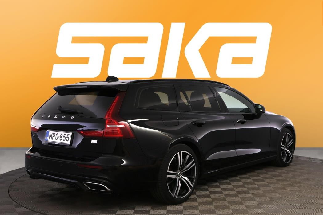 VOLVO V60 2022