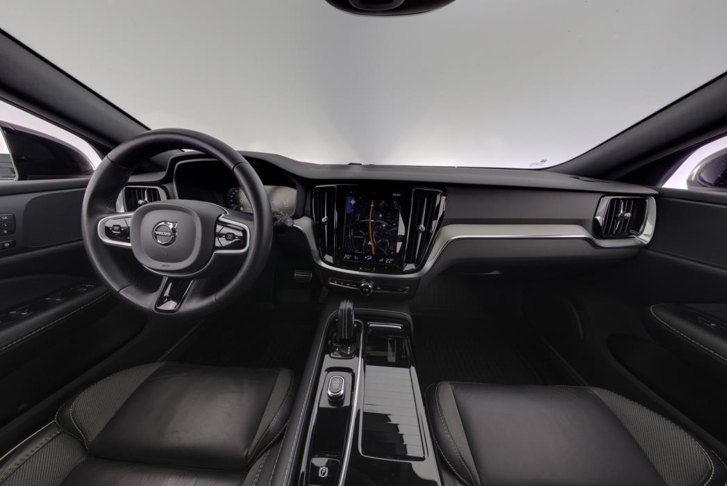 VOLVO V60 2022