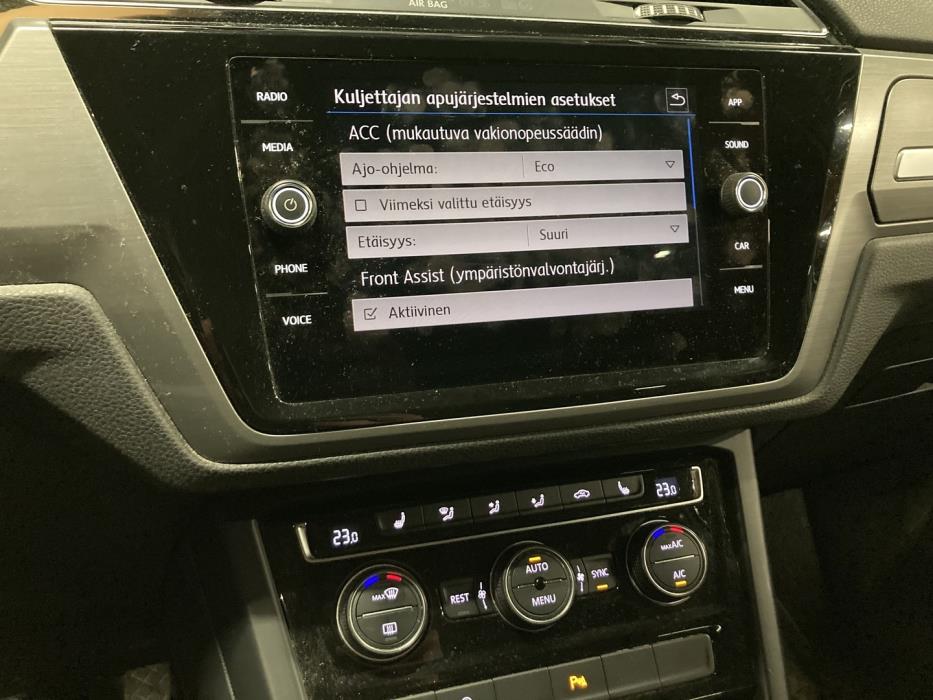 VOLKSWAGEN Touran 2018