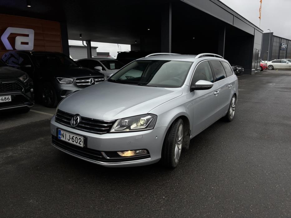 VOLKSWAGEN Passat 2012
