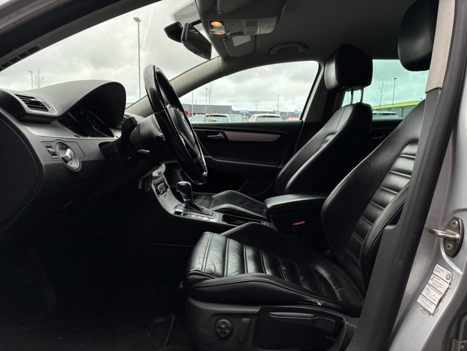 VOLKSWAGEN Passat 2012