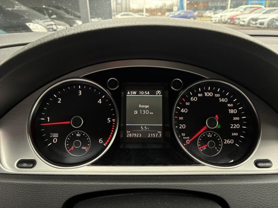 VOLKSWAGEN Passat 2012
