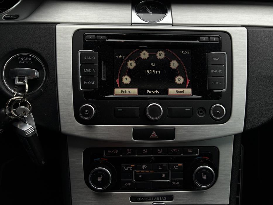 VOLKSWAGEN Passat 2012