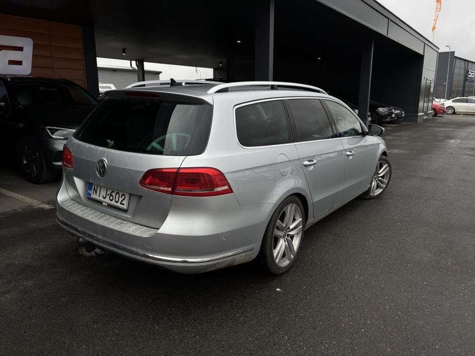 VOLKSWAGEN Passat 2012
