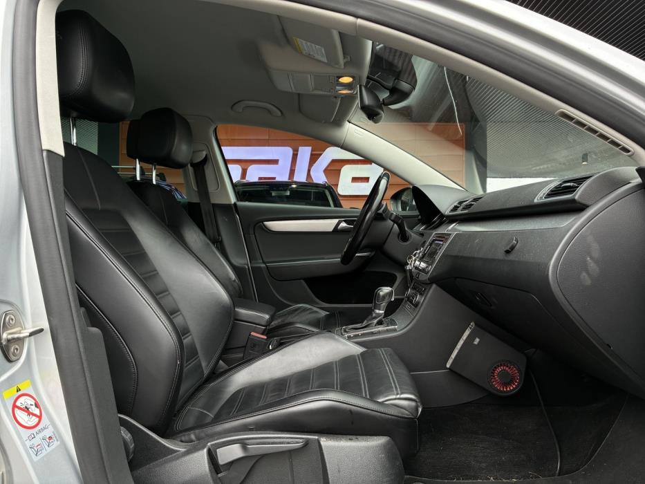 VOLKSWAGEN Passat 2012