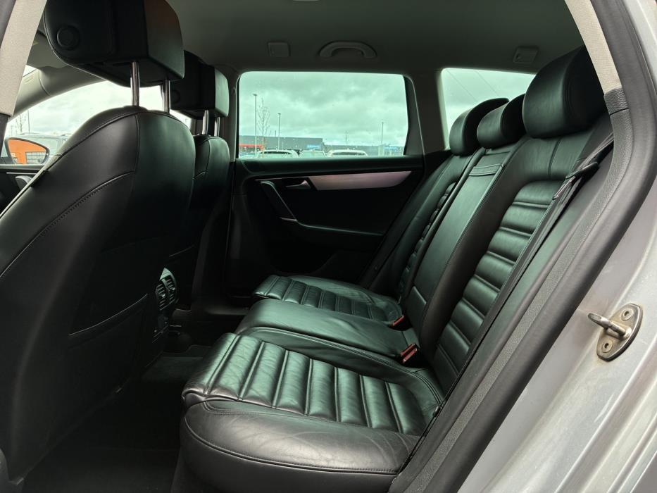 VOLKSWAGEN Passat 2012